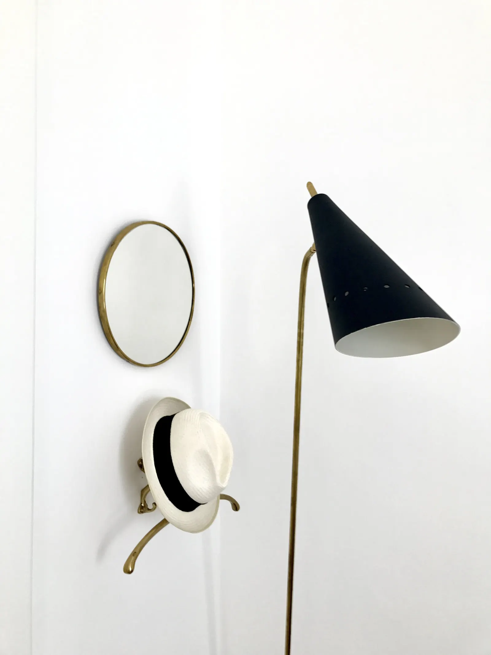 Wall lamp and mirror