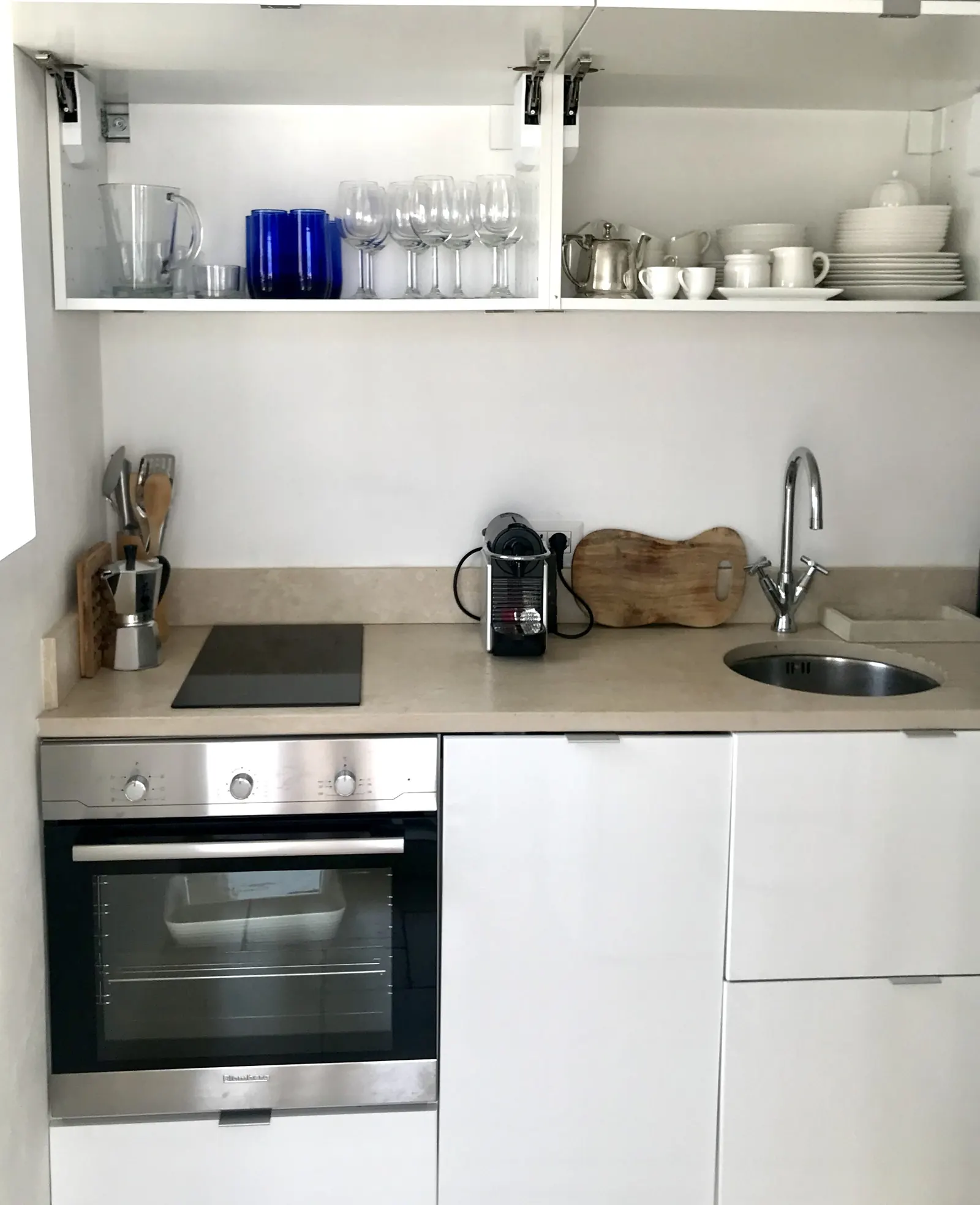 Rooftop kitchen with oven and hob